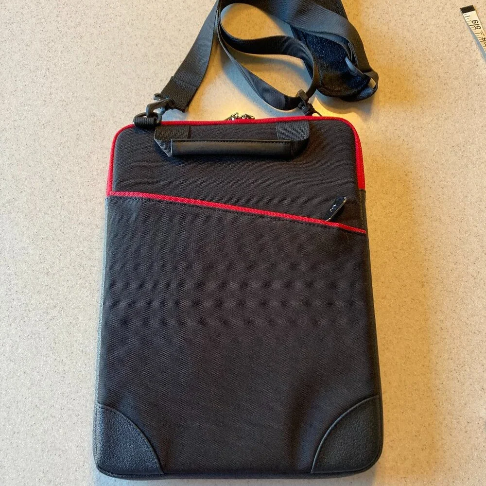 Chromebook Macbook Laptop Bag Case NWOT by Nut Kase Shoulder Crossbody